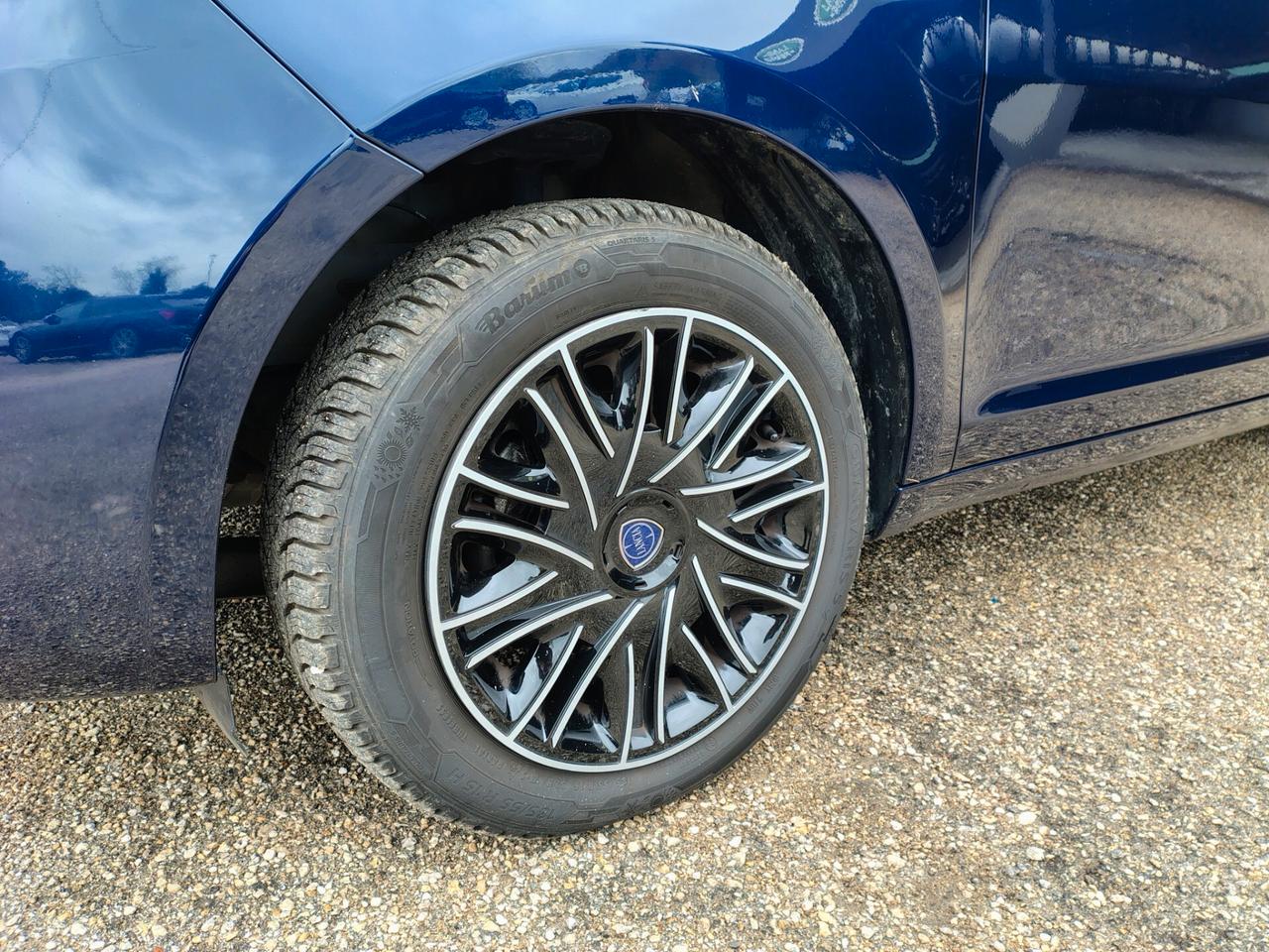 Lancia Ypsilon 1.0 FireFly 5 porte S&S Hybrid Ecochic Gold