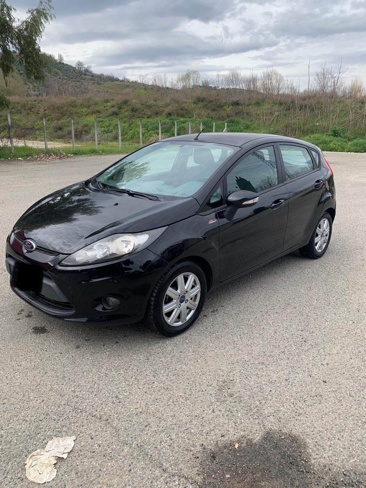 Ford Fiesta 1.4 TDCi 70CV 5 porte Titanium