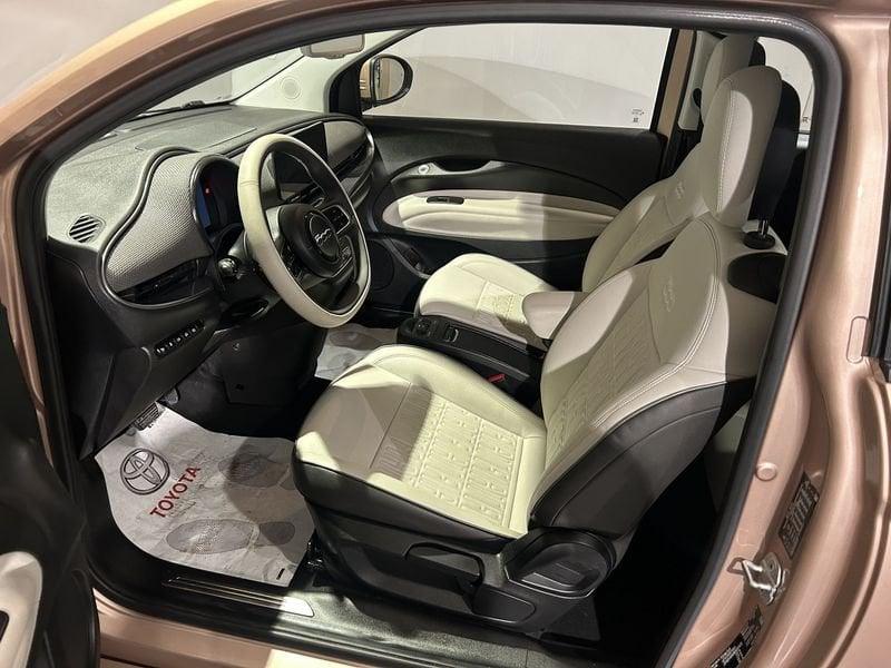 FIAT 500 La Prima "Rose Gold" 3+1 42 kWh