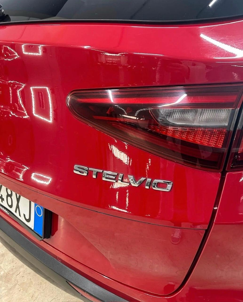 Alfa Romeo Stelvio 2.2 Turbodiesel 210 CV AT8 Q4 Executive