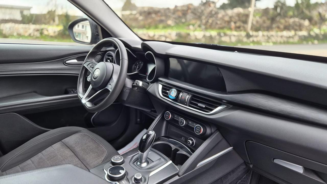 Alfa Romeo Stelvio 2.2 Turbodiesel 180 CV AT8 Q4 Super