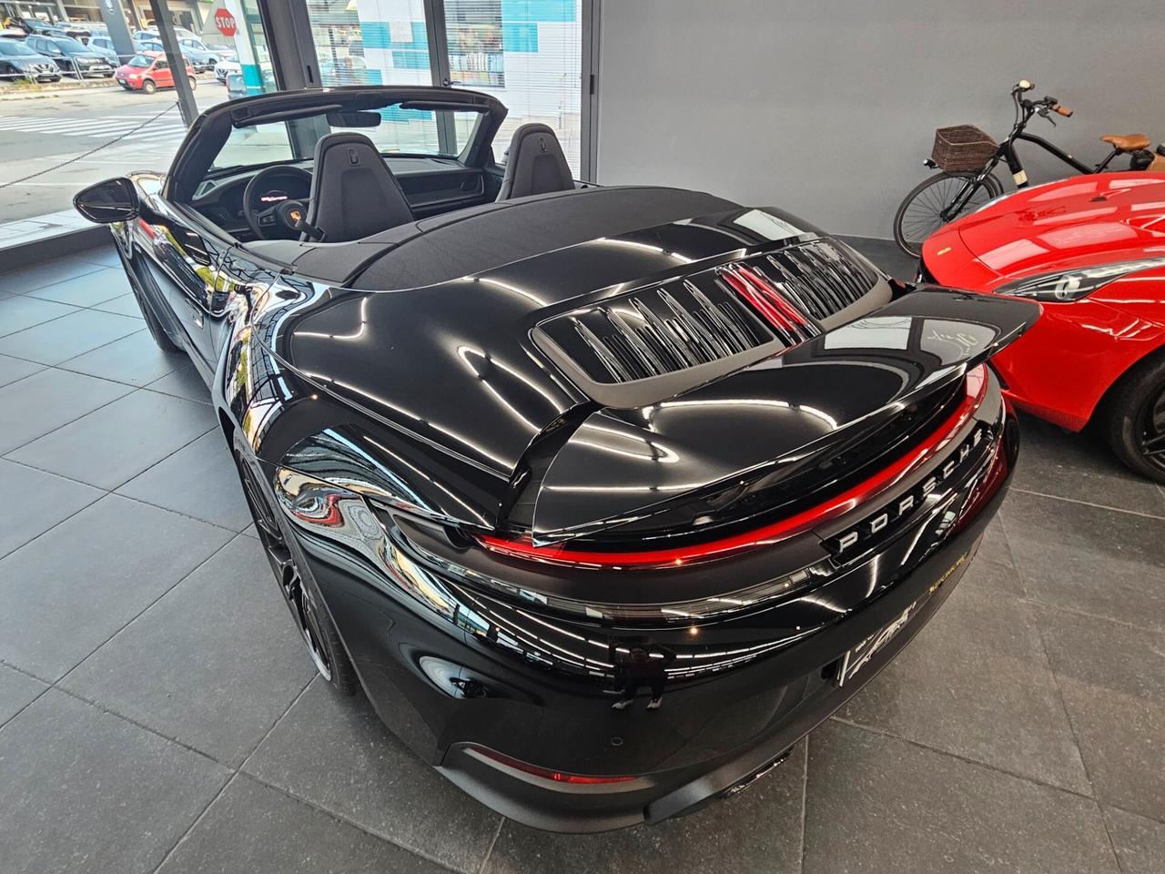 Porsche 992 CARRERA 992.2 CABRIO BLACK DAYTONA