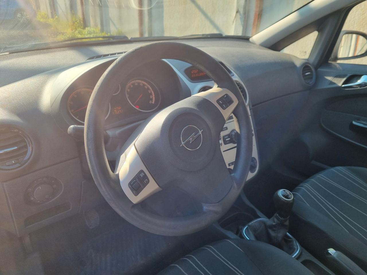 Opel Corsa 1.2 5 porte Club