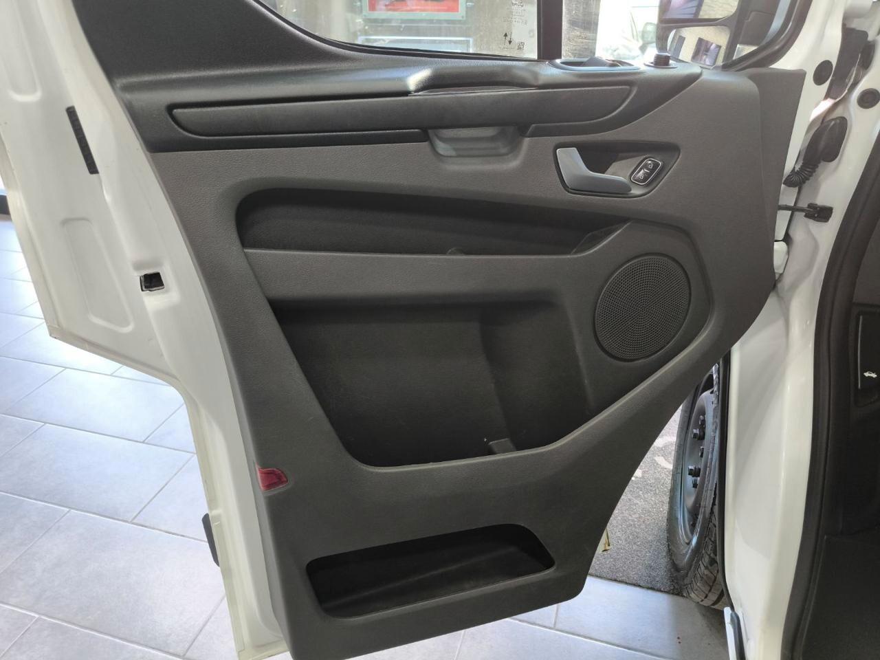Ford Transit Custom 320 2.0 EcoBlue 130 PL Combi Trend ( con motore montato nuovo fatturato, zero Km )
