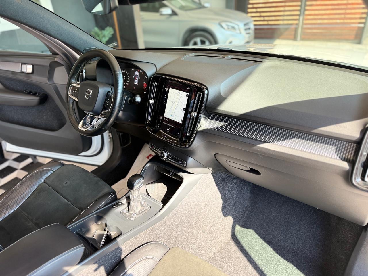 Volvo XC40 D3 R-design