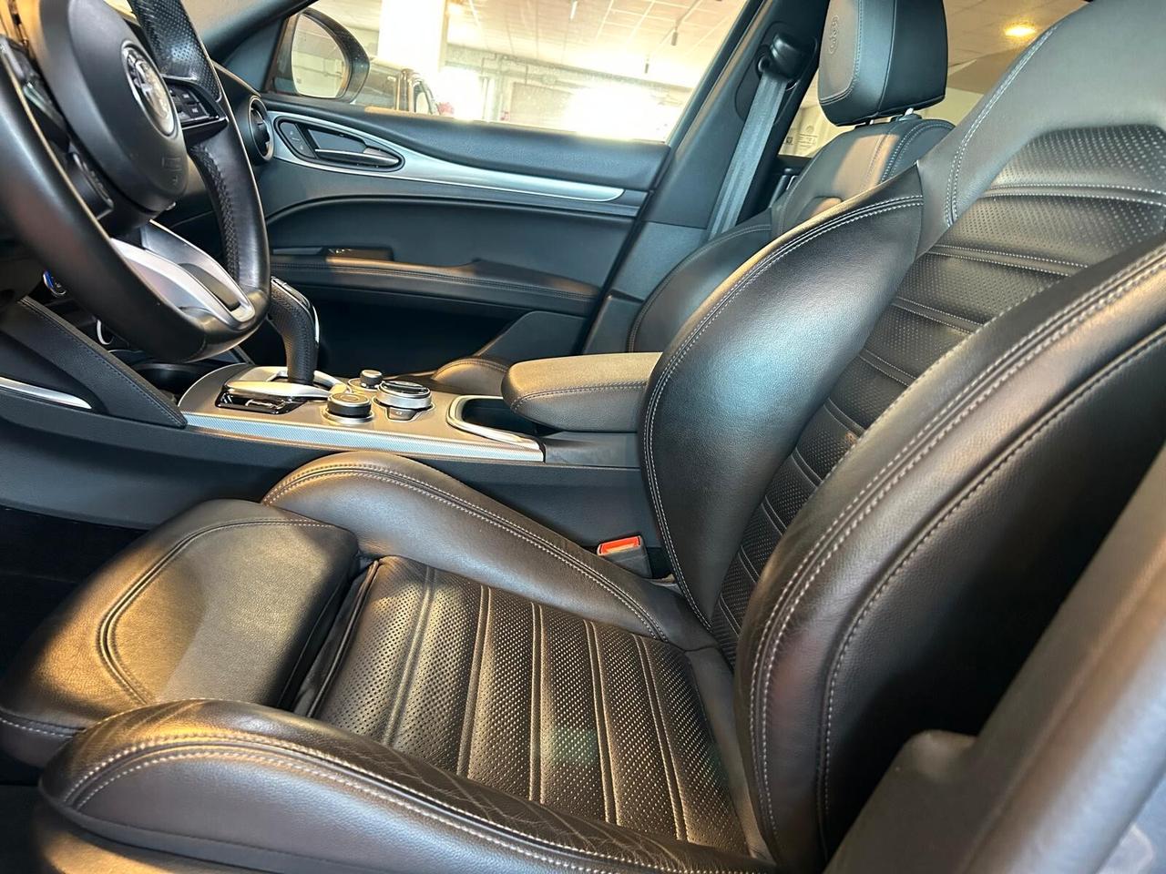 Alfa Romeo Stelvio VELOCE 2.2 Turbodiesel AT8 Q4 SPOTICAR