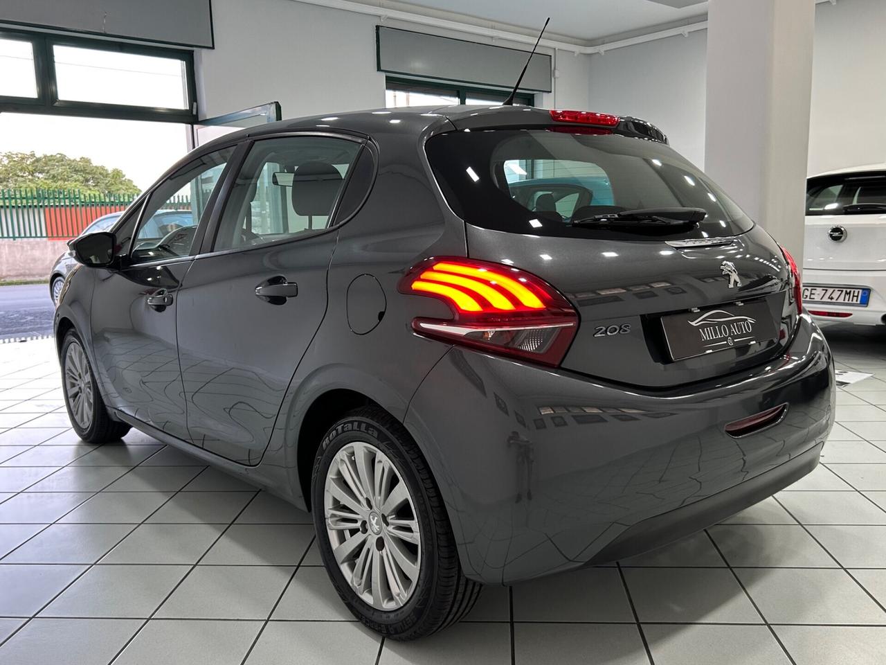 Peugeot 208 BlueHDi 75 5 porte Allure