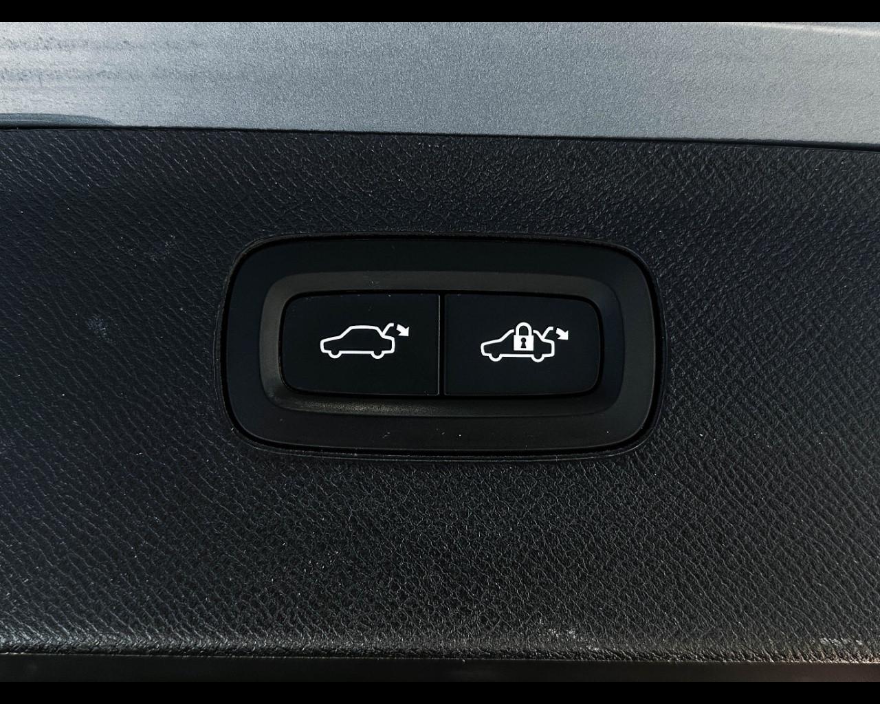 VOLVO XC90 (2014-->) - XC90 B5 (d) AWD automatico 7 posti Plus Dark