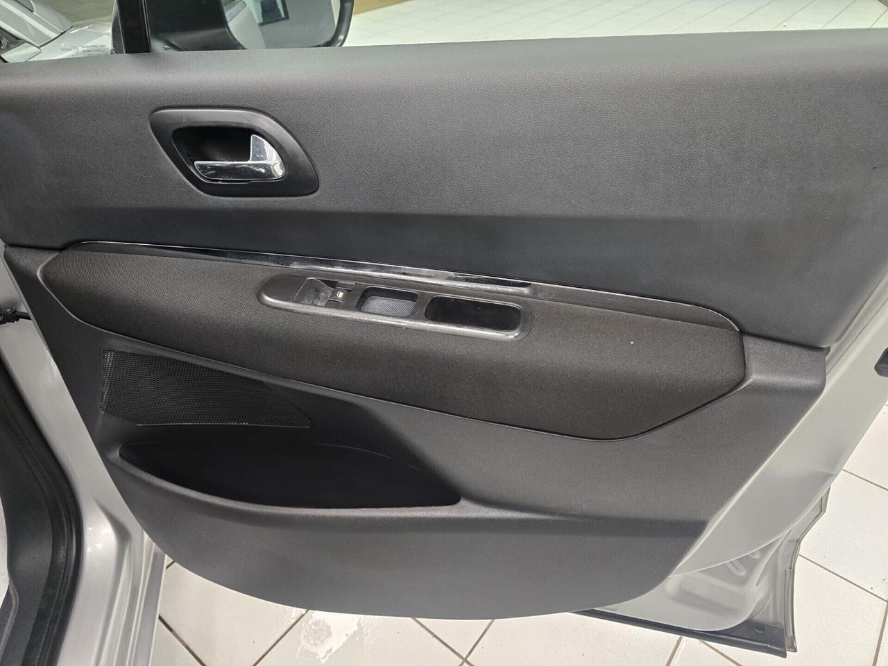 Peugeot 5008 1.6 HDi 112CV Premium