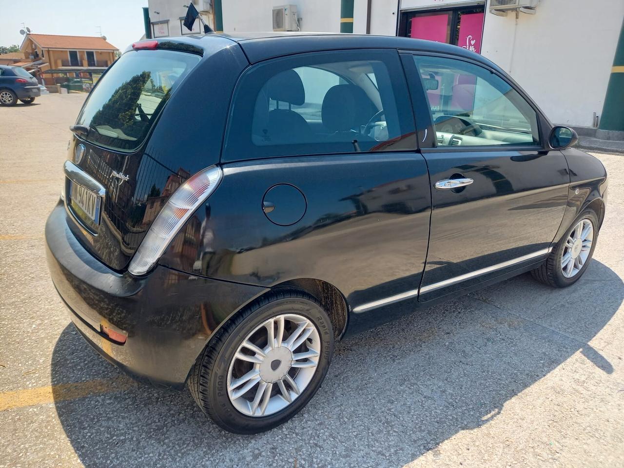 Lancia Ypsilon NEOPATENTATI