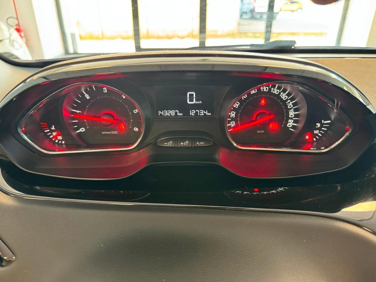 Peugeot 208 1.4 HDi 68 CV 3 porte Allure non e predisposta della cinghia a bagno d'olio