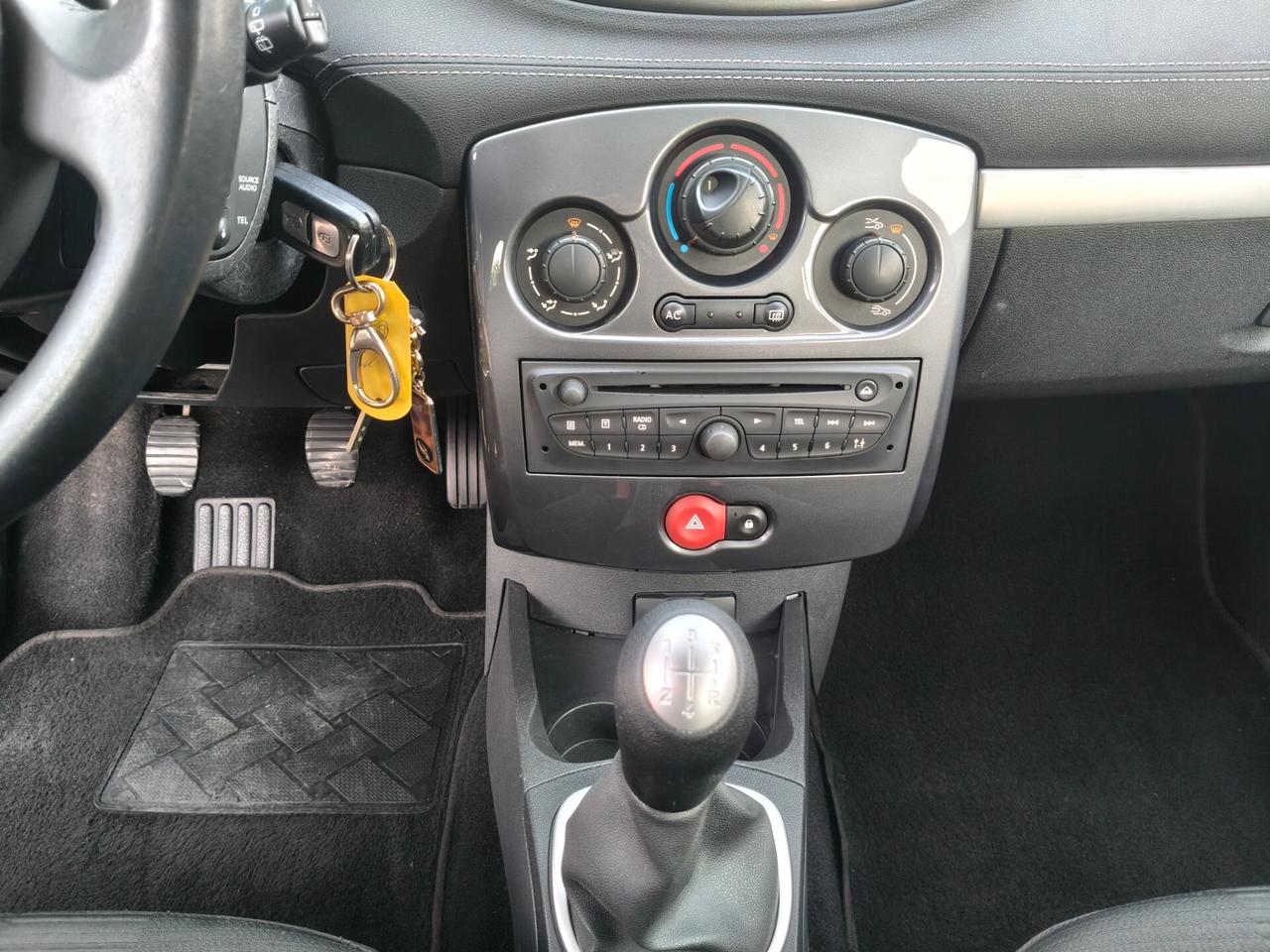 Renault Clio 1.2 sw del 2011 SOLO 105.000 KM