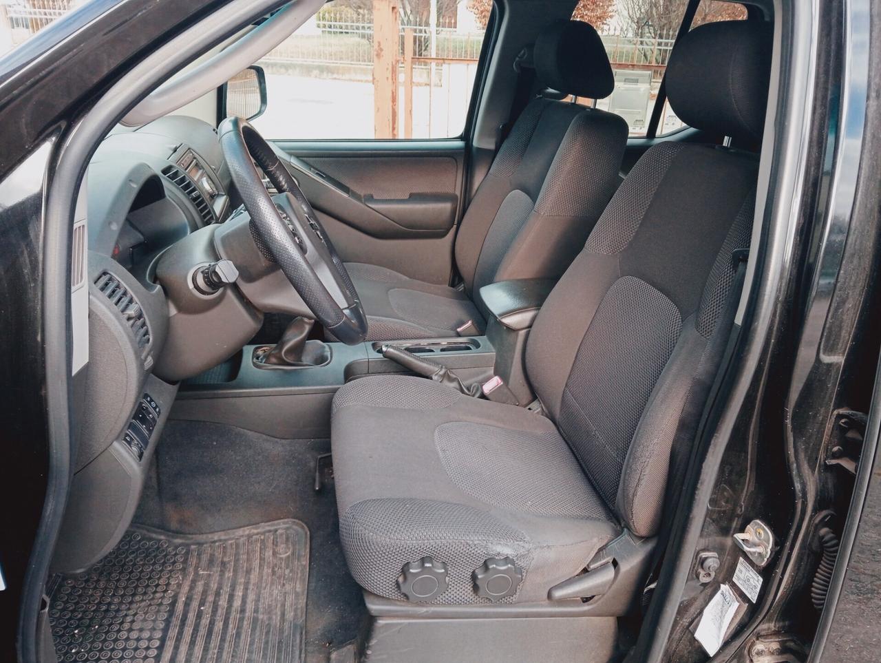 Nissan Navara 2.5 dCi 4 porte Double Cab SE