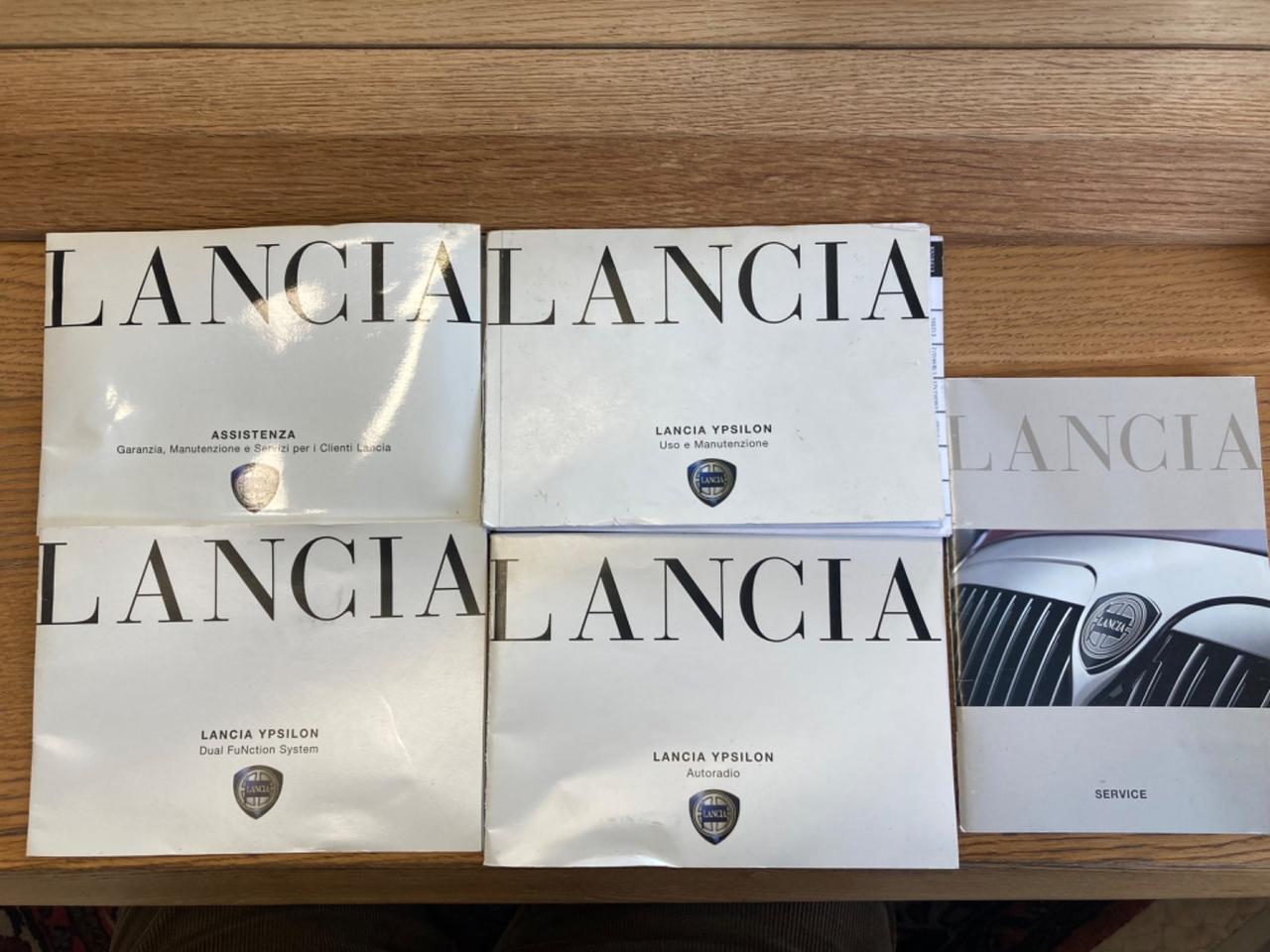 LANCIA YPSILON MULTIJET (CAMBIO AUTOMATICO)