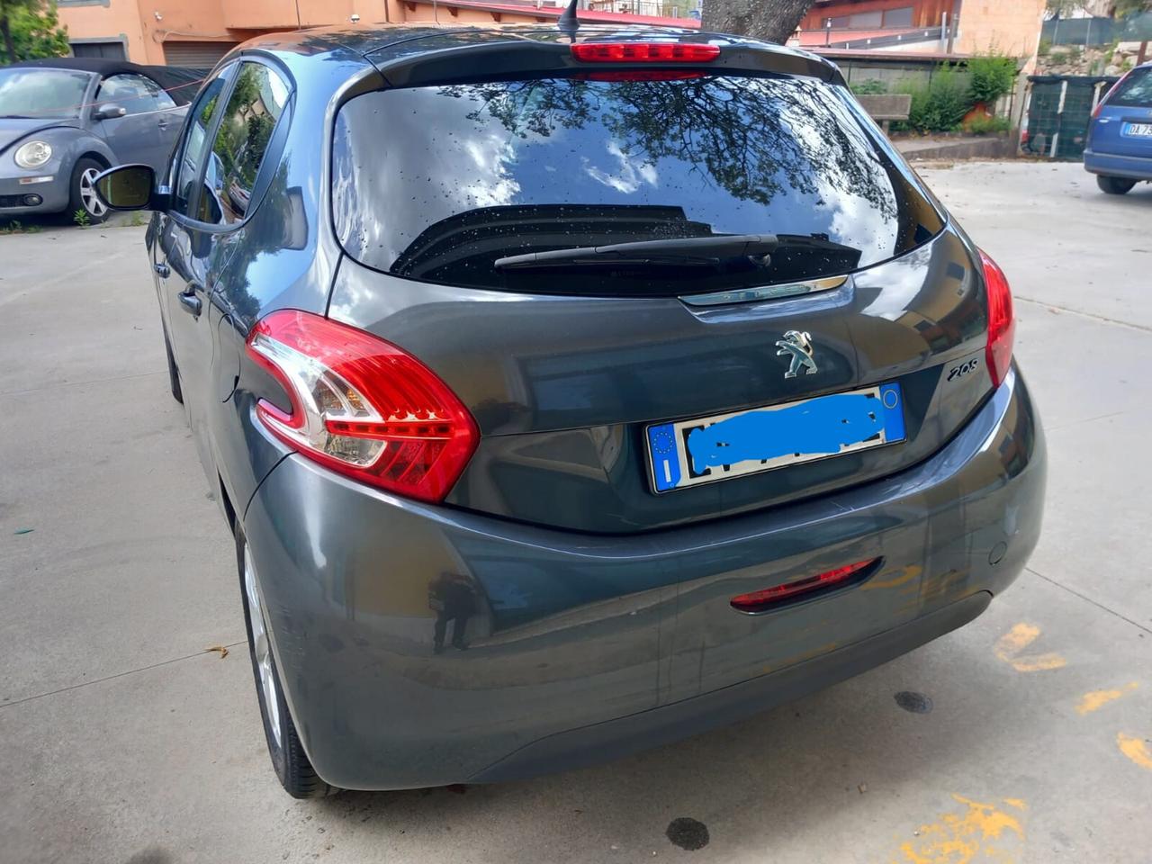 Peugeot 208 1.4 HDi 68 CV 5 porte Allure