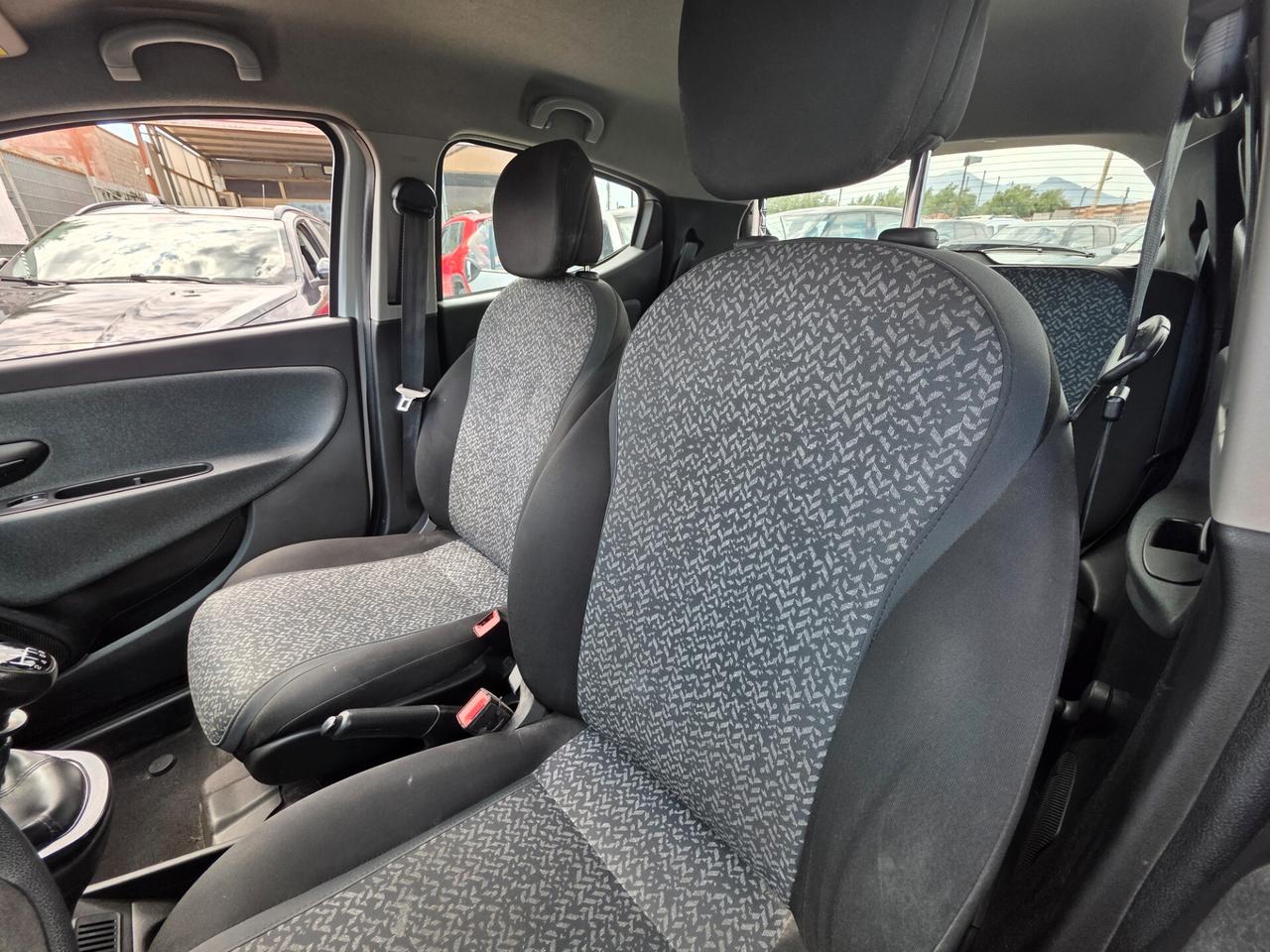 Lancia Ypsilon 1.0 FireFly 5 porte S&S Hybrid Ecochic Gold