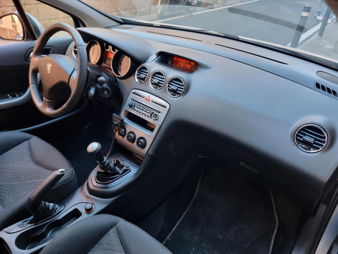 Peugeot 308 1.6 HDi 110CV SW Ciel Féline