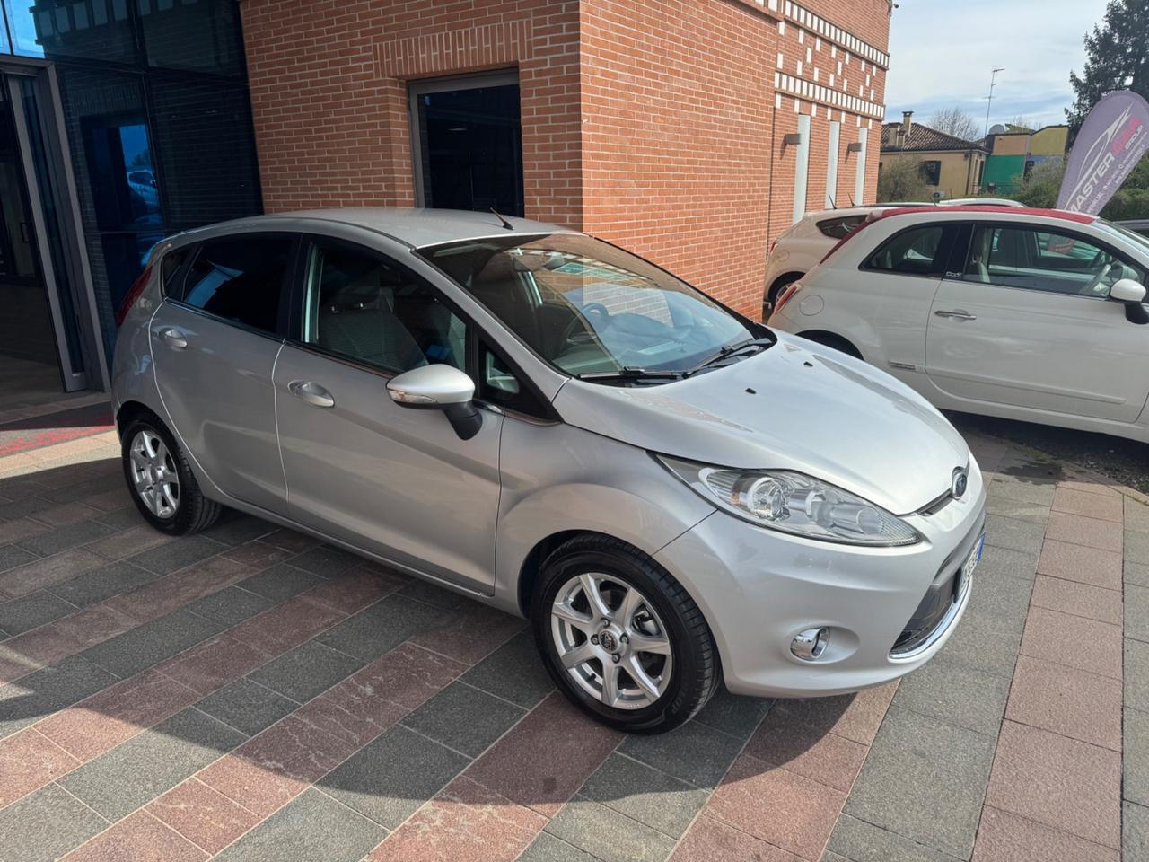Ford Fiesta 1.4 TDCi 68CV 5 porte Titanium