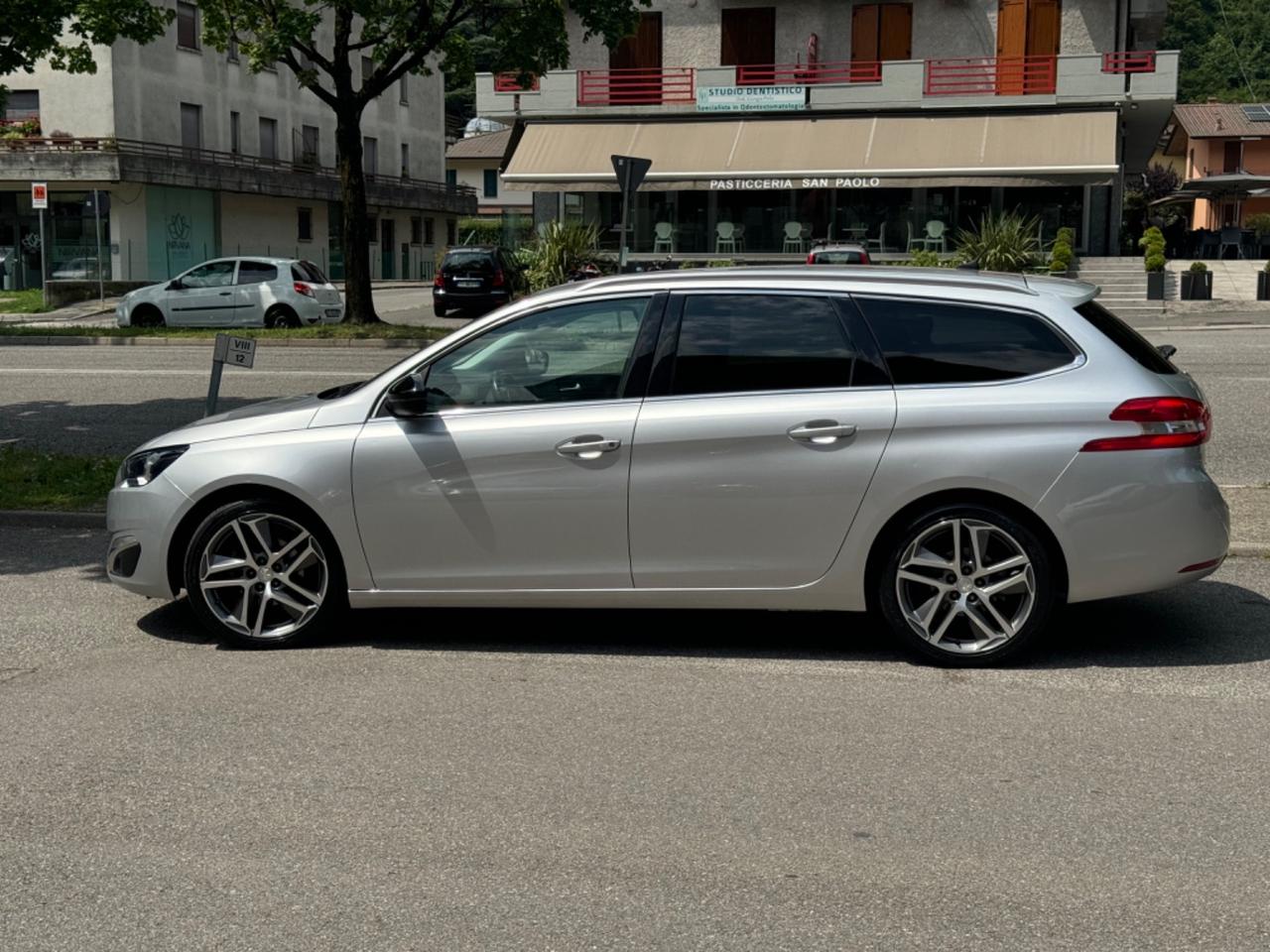 Peugeot 308 BlueHDi 120 S&S SW - TELECAMERA PER PARCHEGGIO ASSISTITO