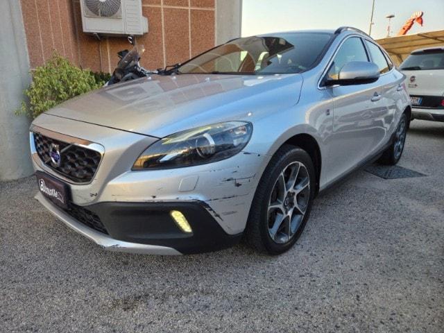 VOLVO V40 Cross Country D2 Volvo Ocean Race