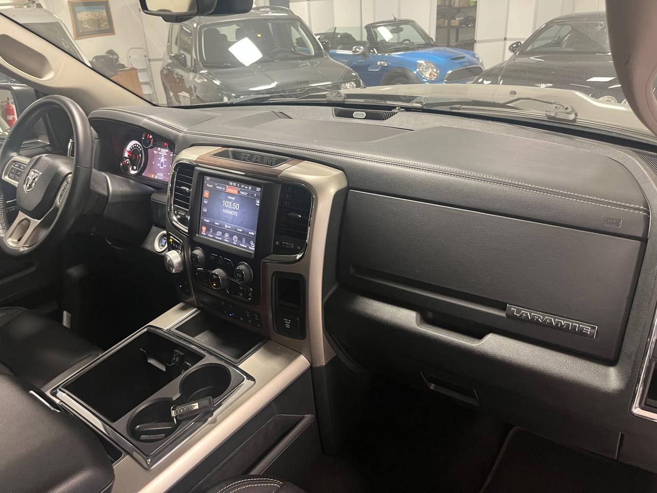 Dodge RAM 1500 5.7 V8 (GPL 200L) LaRamie 401cv at8