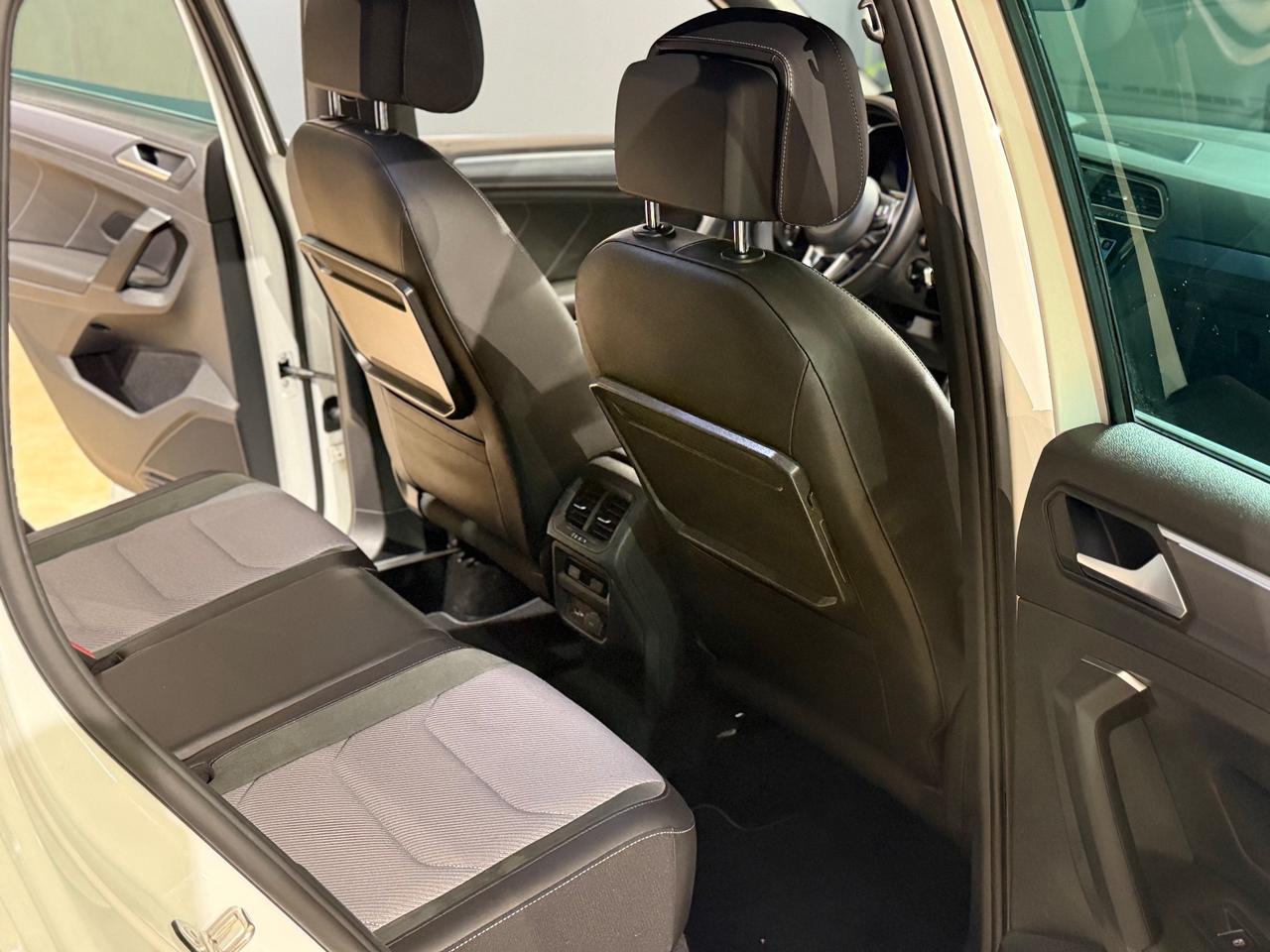 Volkswagen Tiguan 2.0 TDI SCR DSG Sport R-LINE