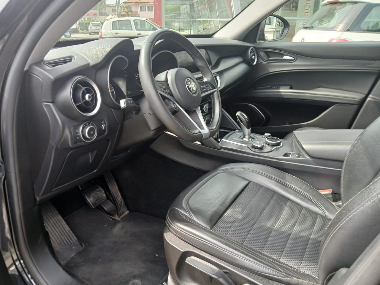 Alfa Romeo Stelvio 2.0 t executive q4 200cv auto vettura in arrivo