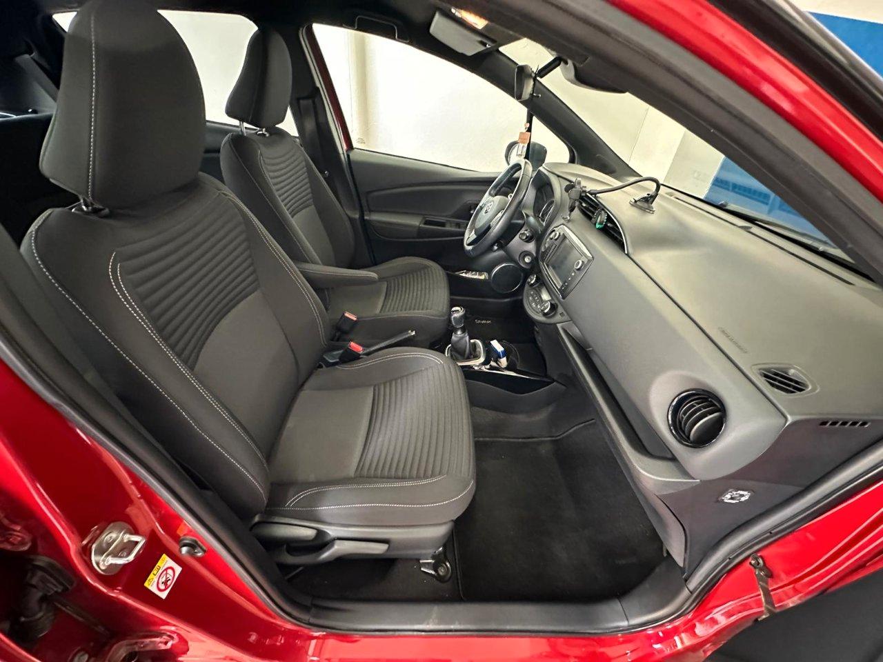 Toyota Yaris 5 Porte Yaris 5p 1.0 Trend Red Edition