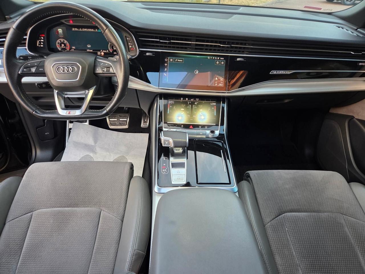 Audi Q8 TDI quattro S line//