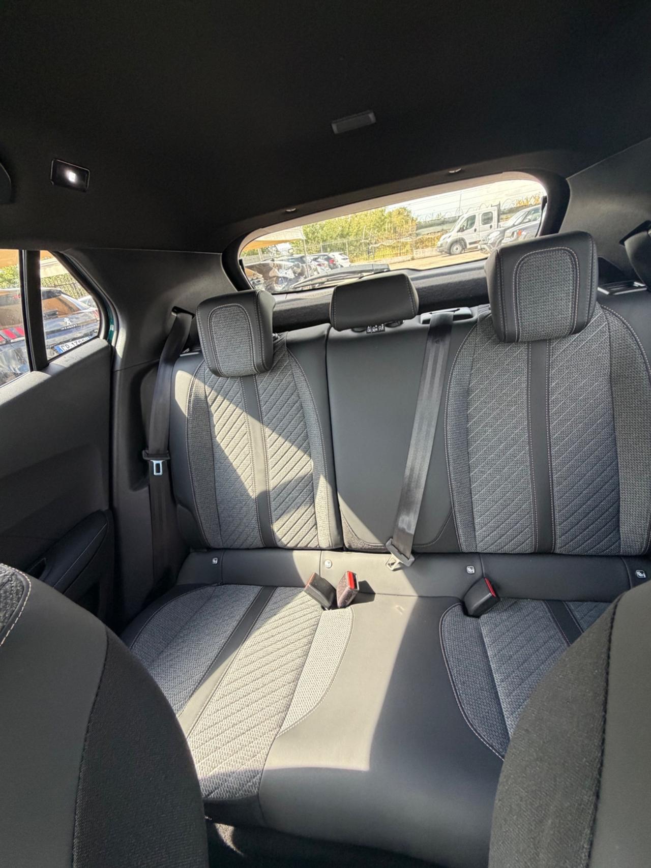Peugeot 2008 PureTech 100 S&S Allure