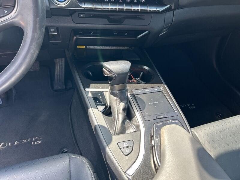 Lexus UX Hybrid Midnight