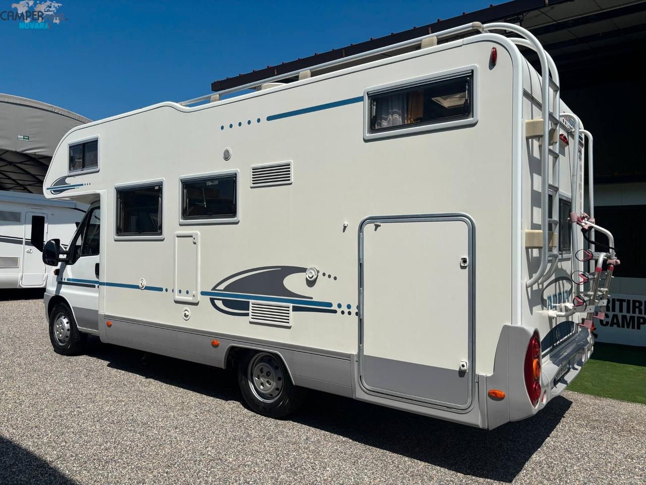 ADRIA ADRIATIK CORAL 680 SK - Mansardato con letti a castello in coda