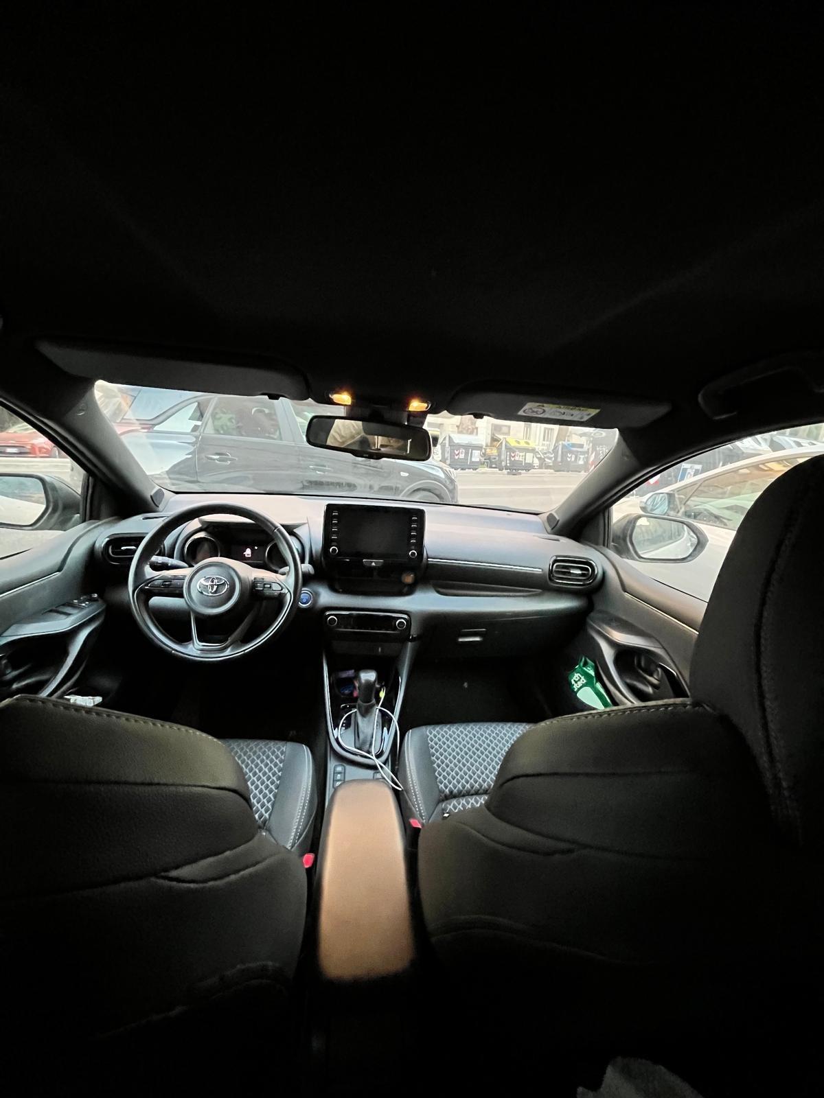 Toyota Yaris 1.5 Hybrid 5 porte Lounge
