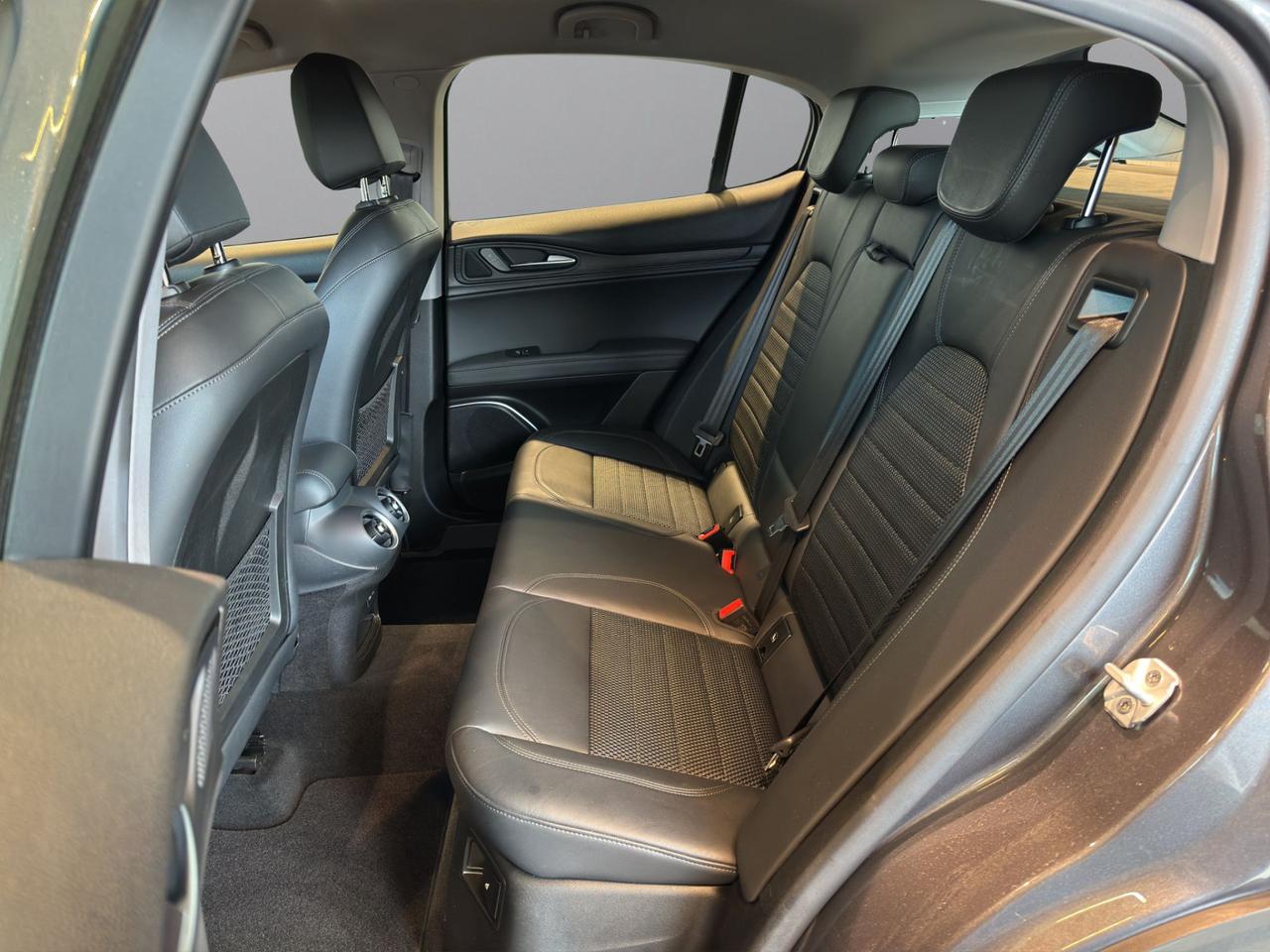 Alfa Romeo Stelvio 2.2 t Business rwd 180cv auto