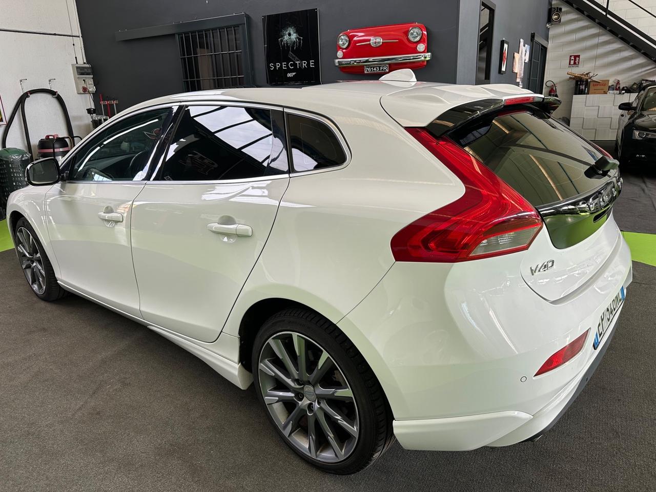 Volvo V40 2.0 D4 Geartronic R-design 177cv