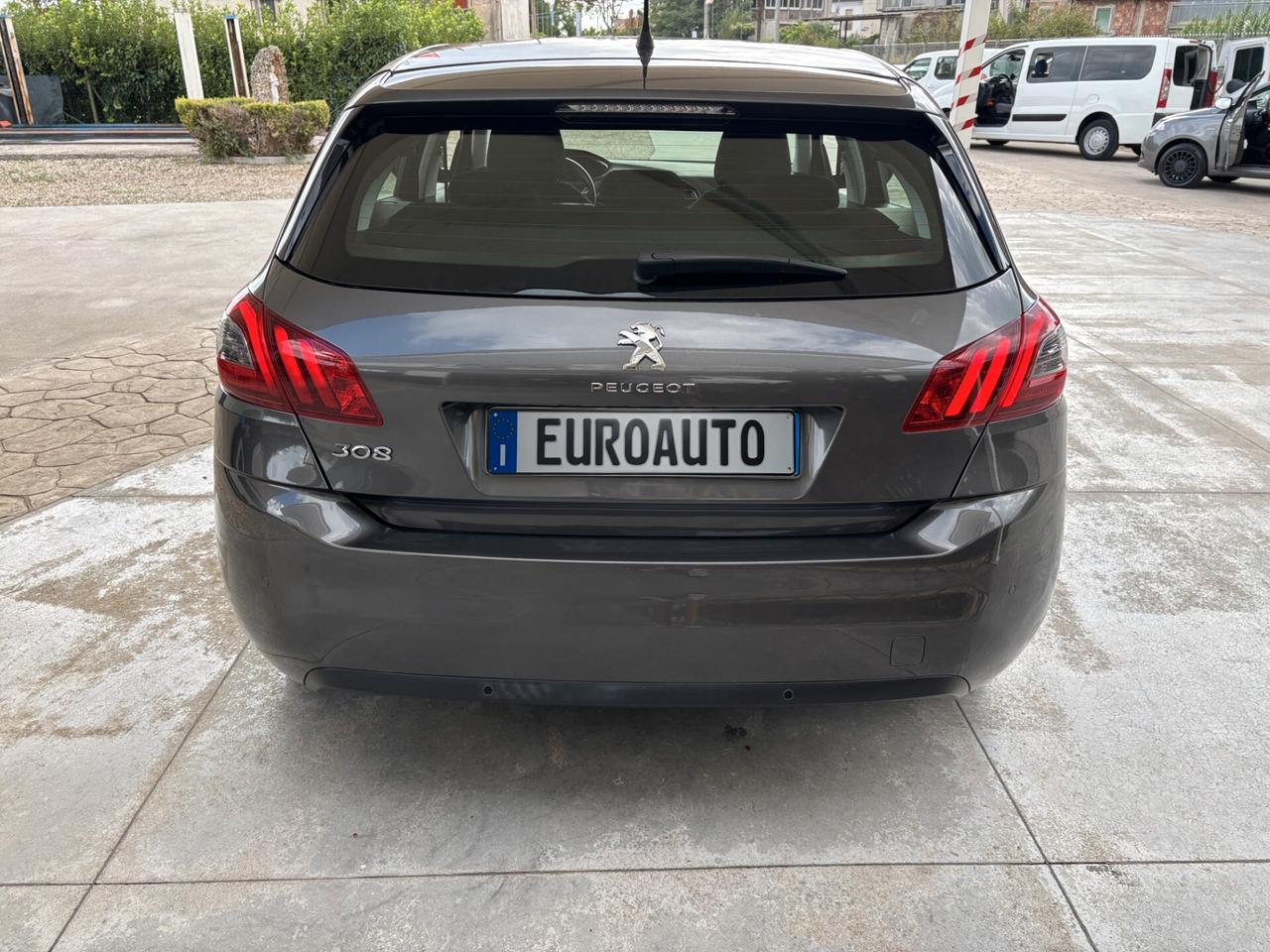 Peugeot 308 BlueHDi 130 S&S Business