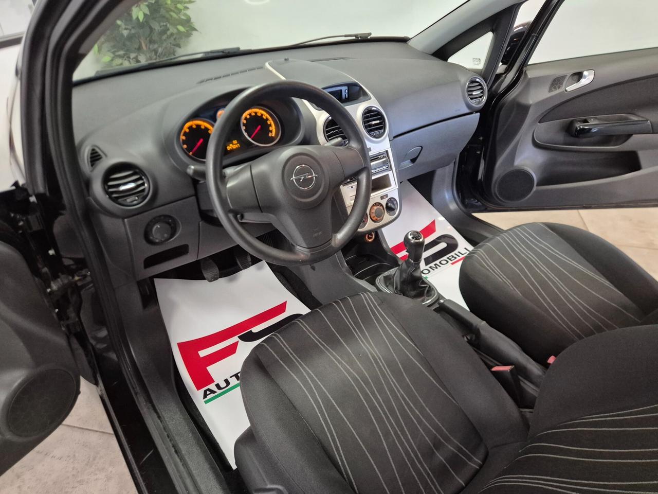 Opel Corsa 1.2 3 porte Sport