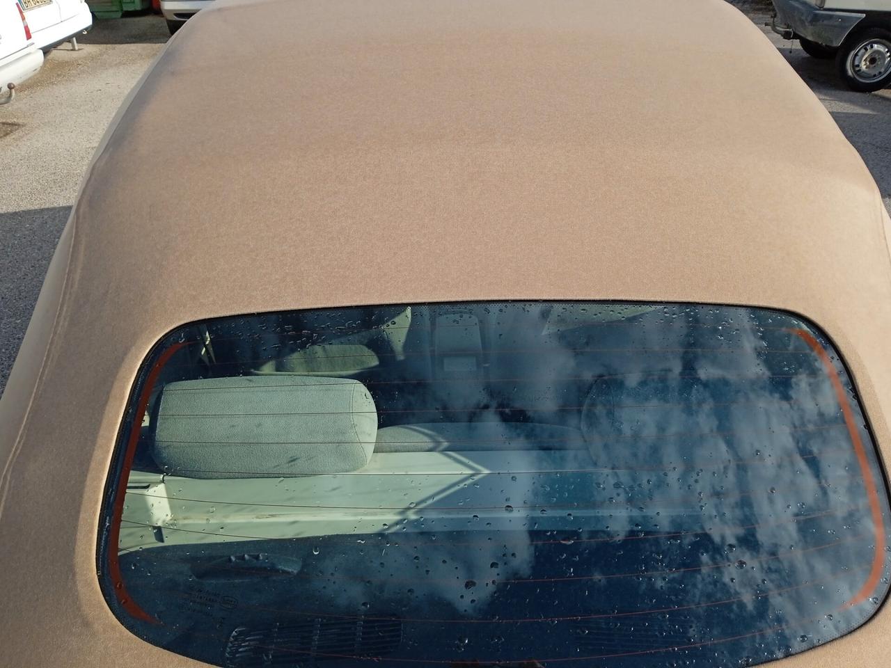 Volkswagen New Beetle 1.6 Cabrio ASI