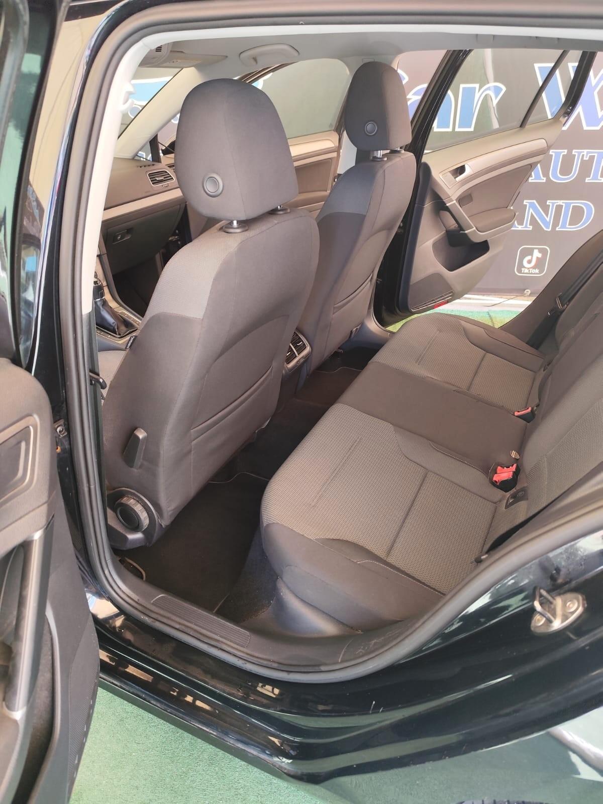 Volkswagen Golf Business 1.6 TDI DSG 5p. Highline