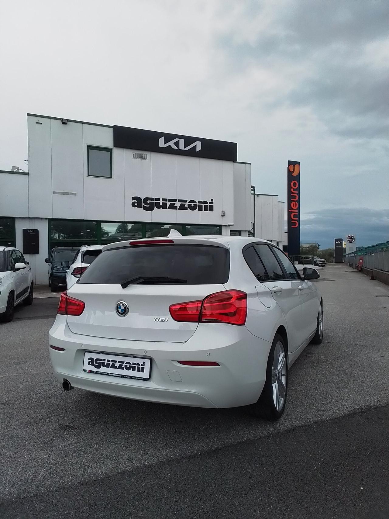 Bmw 118i 5p. Advantage