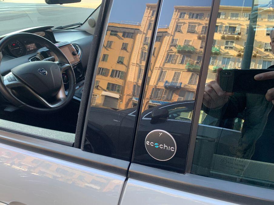 Lancia Ypsilon 1.0 FireFly 5 porte S&S Hybrid Ecochic Gold