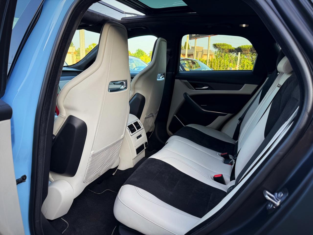 Jaguar F-Pace 5.0 V8 550 CV AWD aut. SVR Extra Full Garanzia 24 Mesi 24.000 km