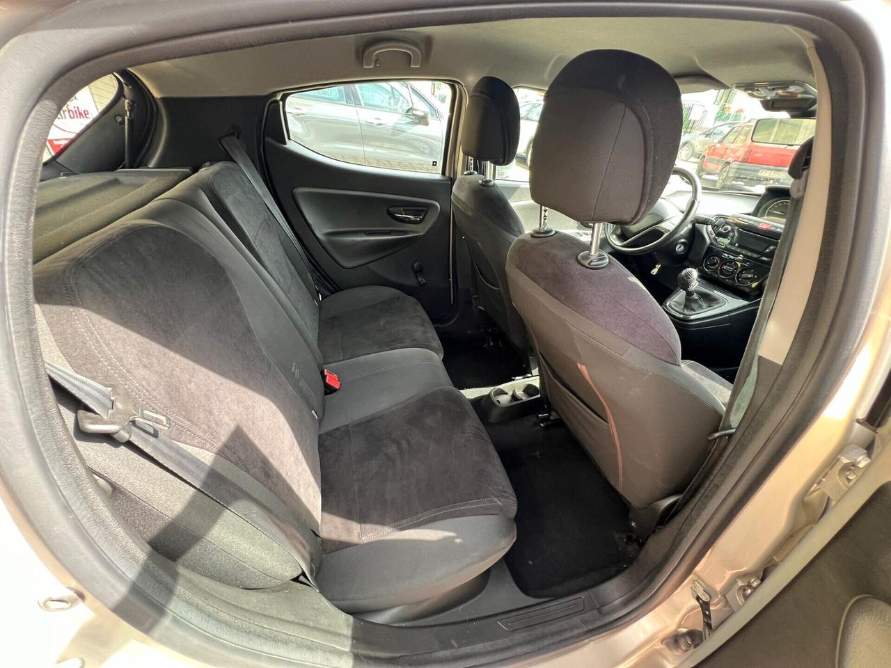 Lancia Ypsilon 1.2 69 CV 5 porte GPL Ecochic Silver