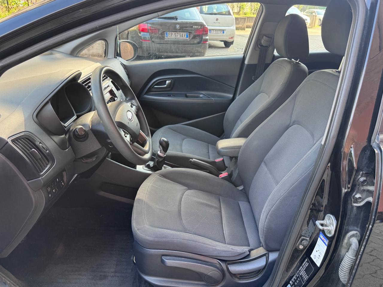 Kia Rio 1.1 CRDi WGT 5p. EX