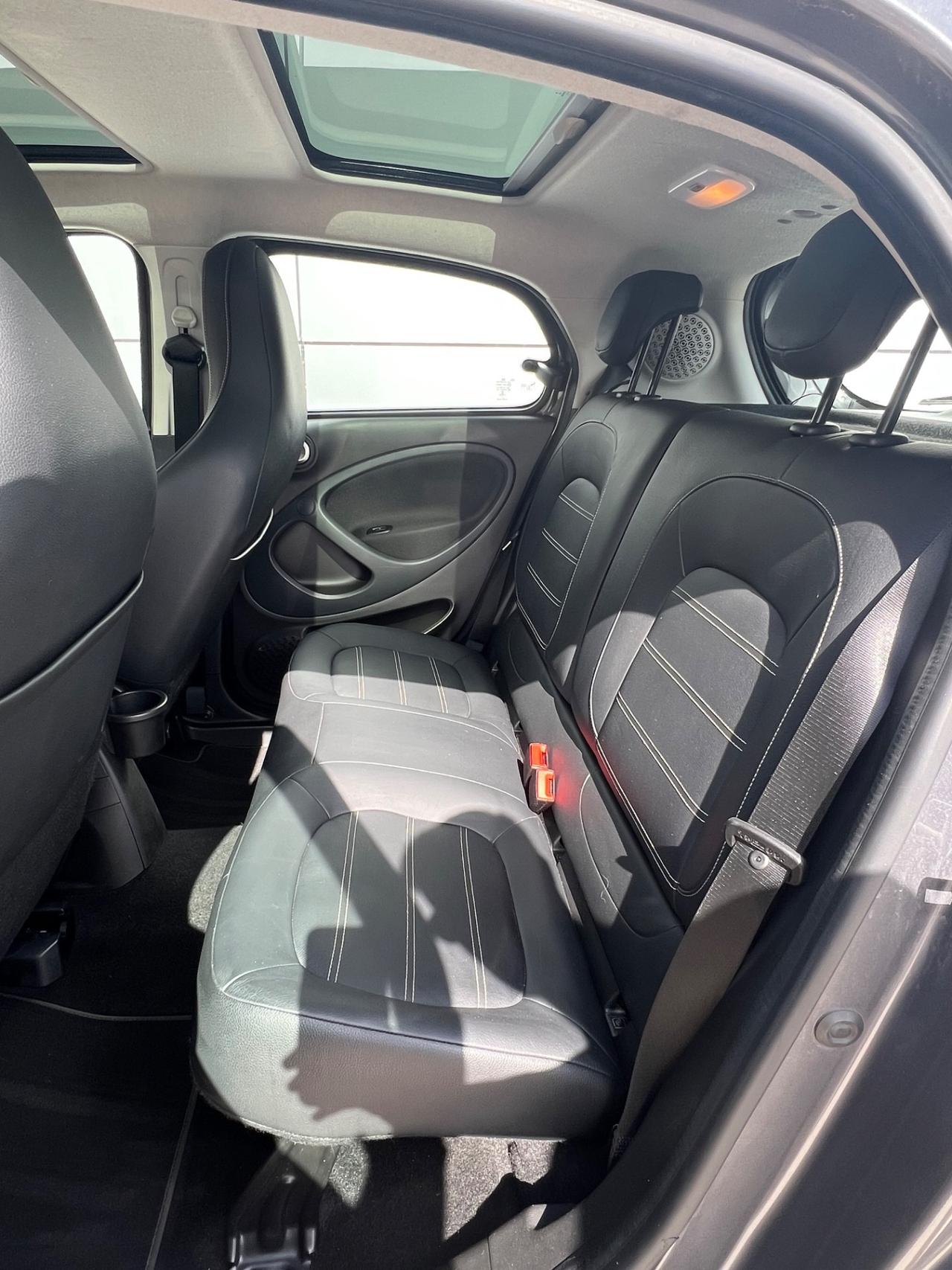 smart forFour eq Passion 22kW possibilità noleggio no scoring