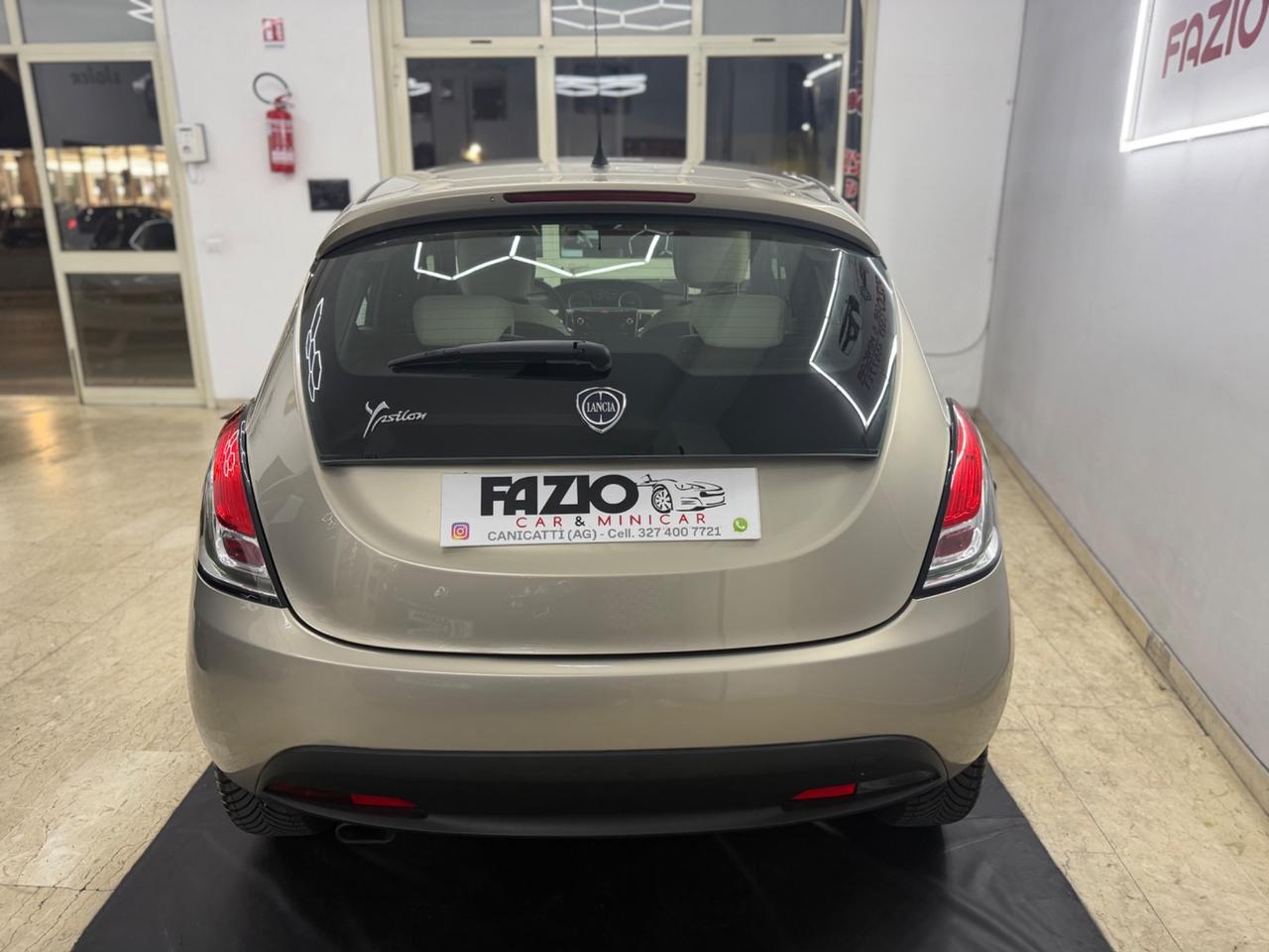 Lancia Ypsilon 1.2 69Cv