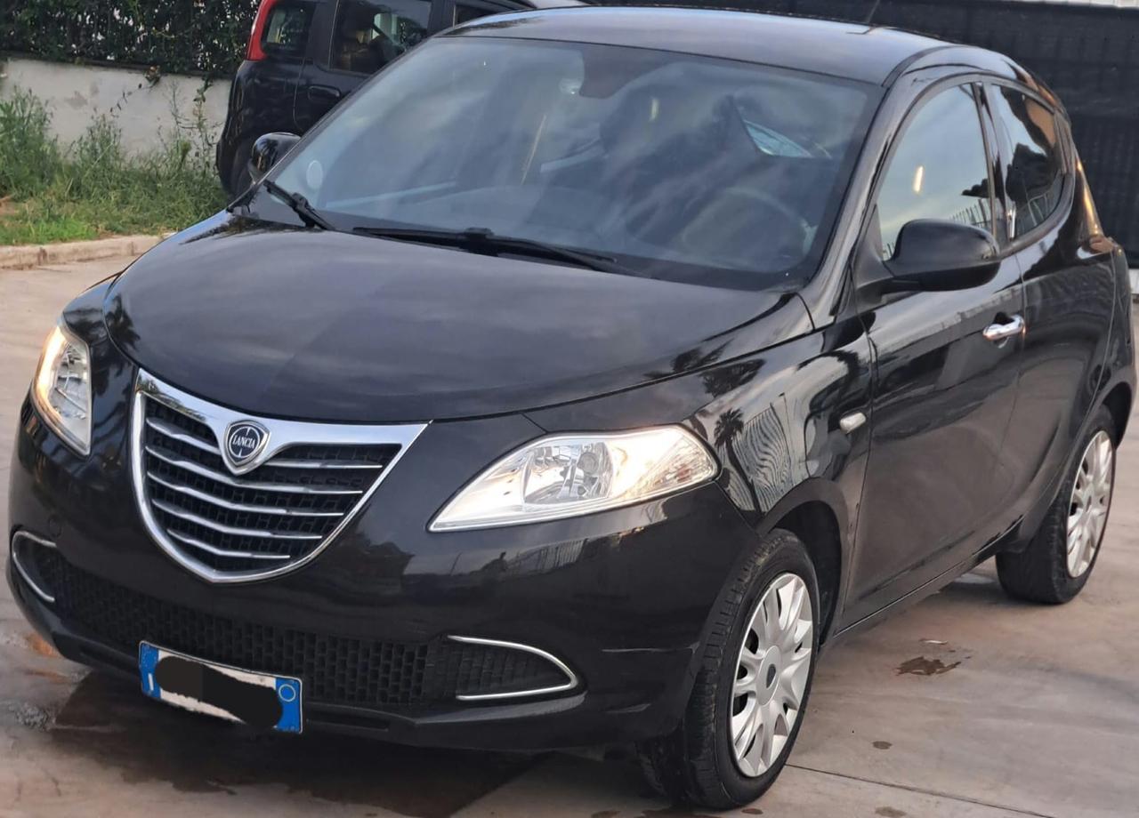 Lancia Ypsilon 1.2 69 CV 5 porte S&S Silver