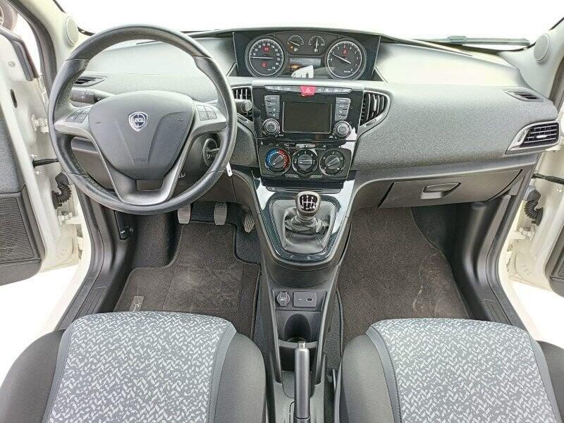 Lancia Ypsilon Ypsilon 1.0 FireFly 5 porte S&S Hybrid Ecochic Silver