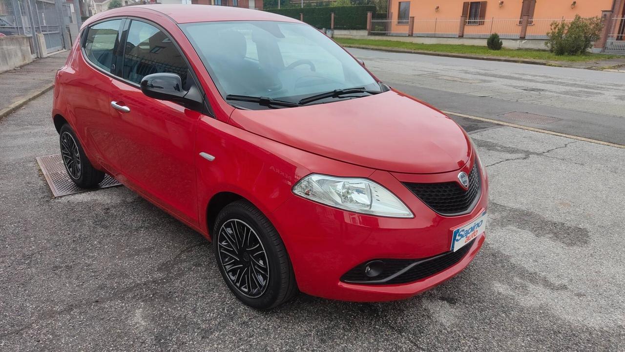 Lancia Ypsilon 1.0 FireFly 5 porte S&S Hybrid Ecochic Gold