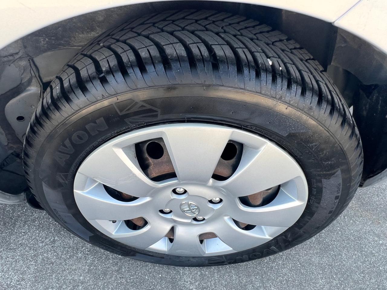 Toyota Yaris 1.0 5 porte Luxury pack FINANZIABILE